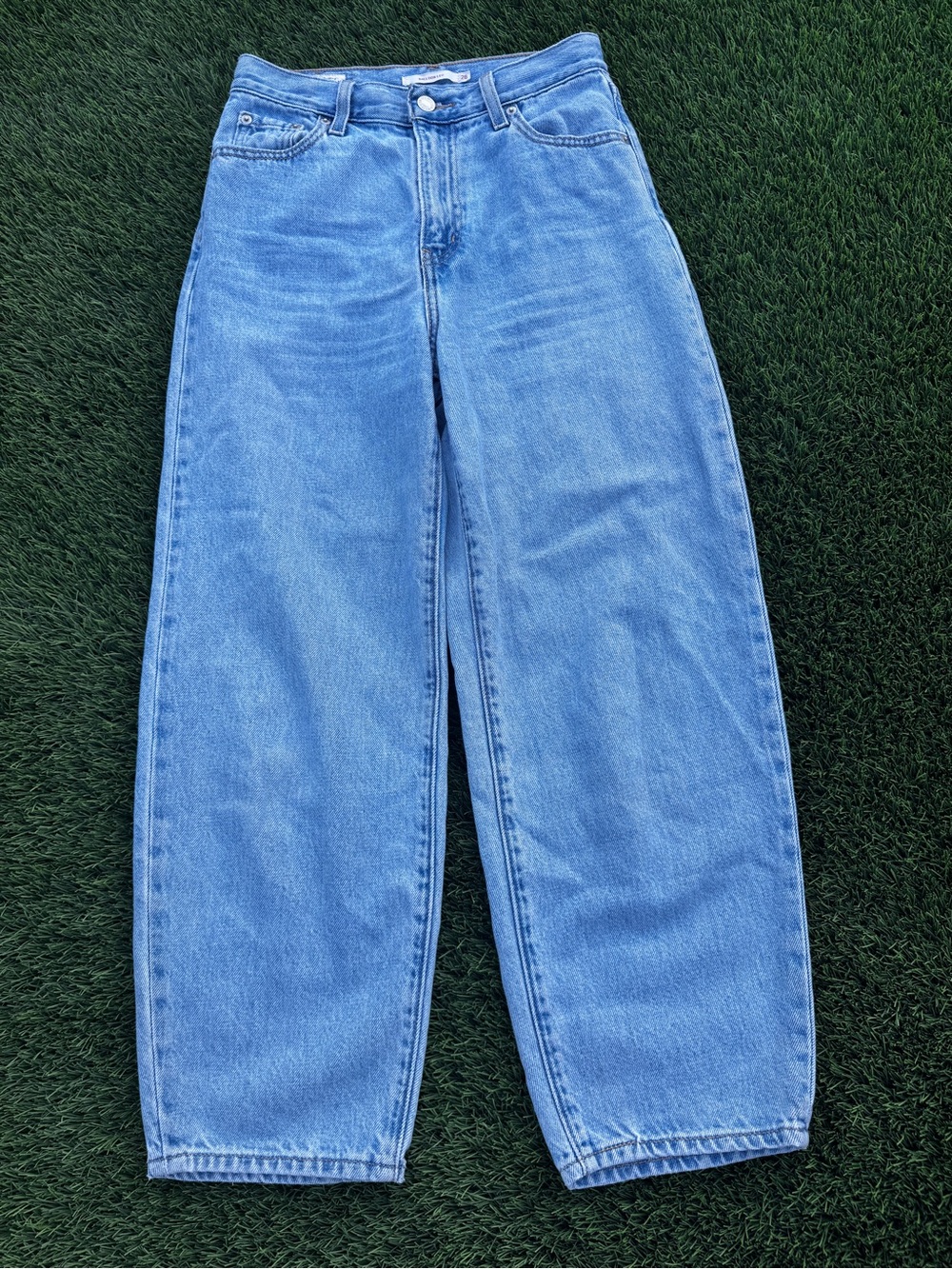 Women’s Levi’s - Picture 3 of 5